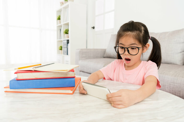 مميزات منهاج نوفاكيد لتعليم الإنجليزية للأطفال 