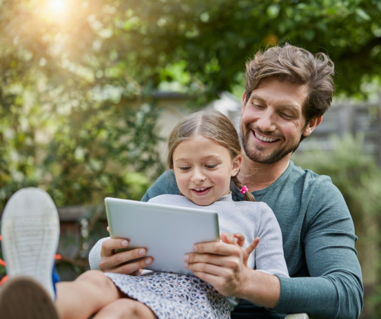 <strong>8 profili TikTok divertenti per bambini. Risate, magia, creatività e inglese</strong>