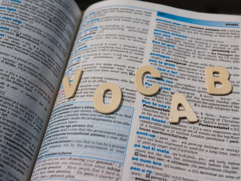 İngilizce Kelime Öğrenmek İçin 6 Taktik: Sözlükler Nasıl Kullanılmalı?